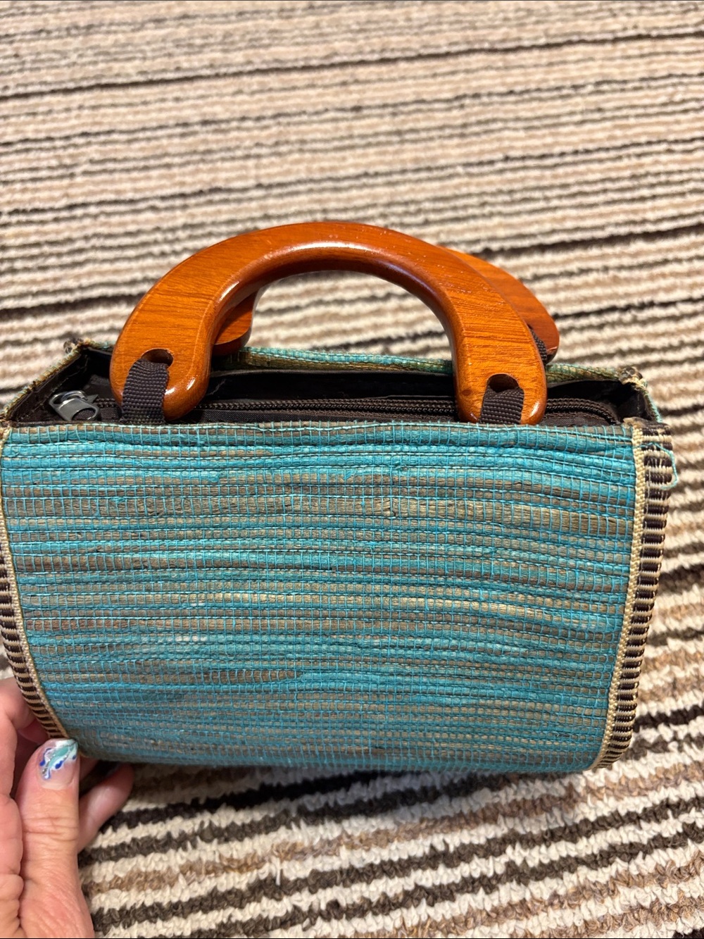 Source Unknown Turquoise Straw Mini Bag with Brown Flower and Wooden Handle - Picture 2 of 5